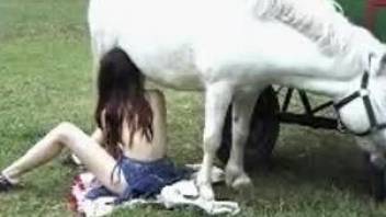 Sex-starved country girl fucks a hung white beast